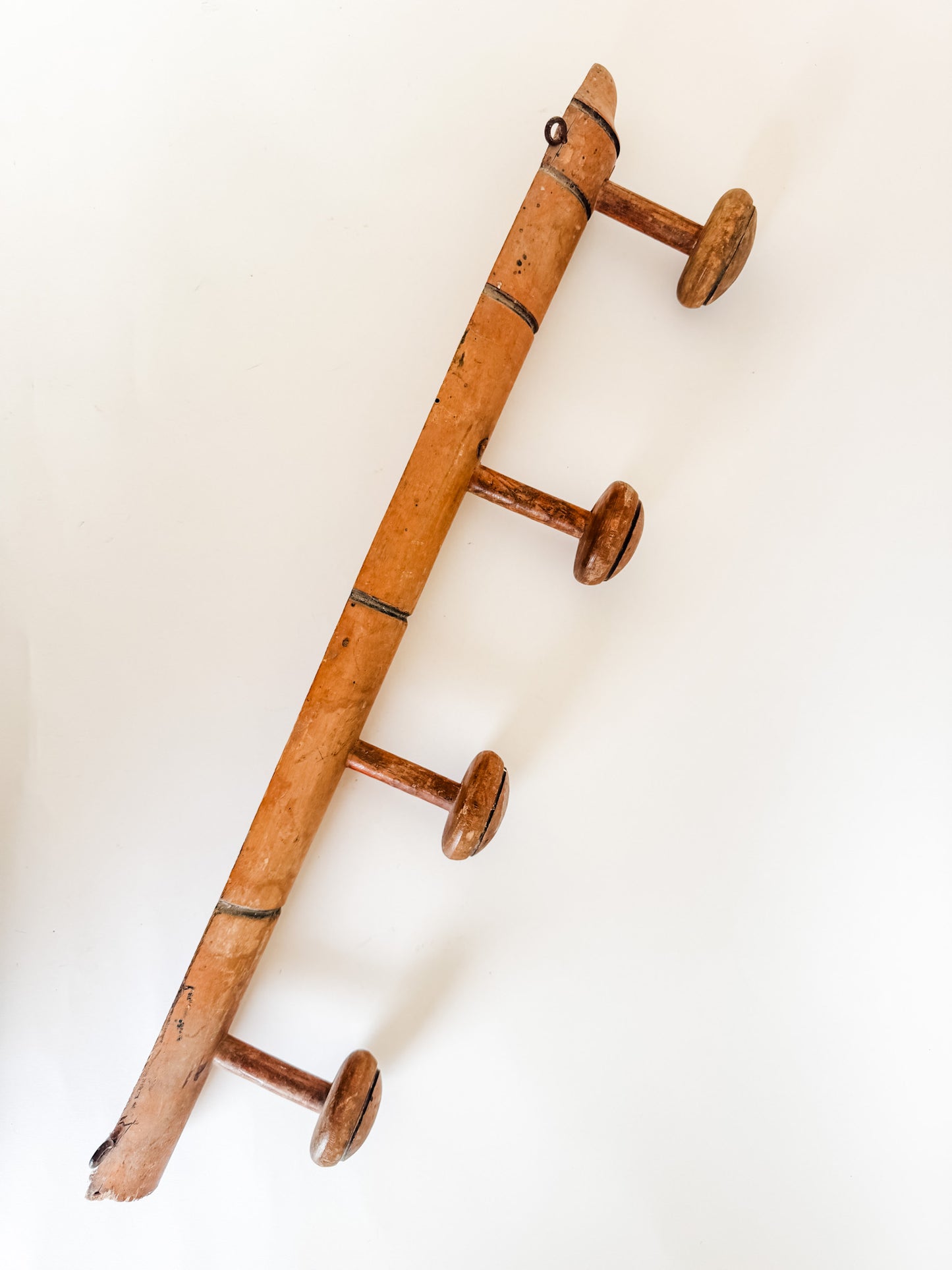 4-Peg Vintage Wooden Wall Hooks