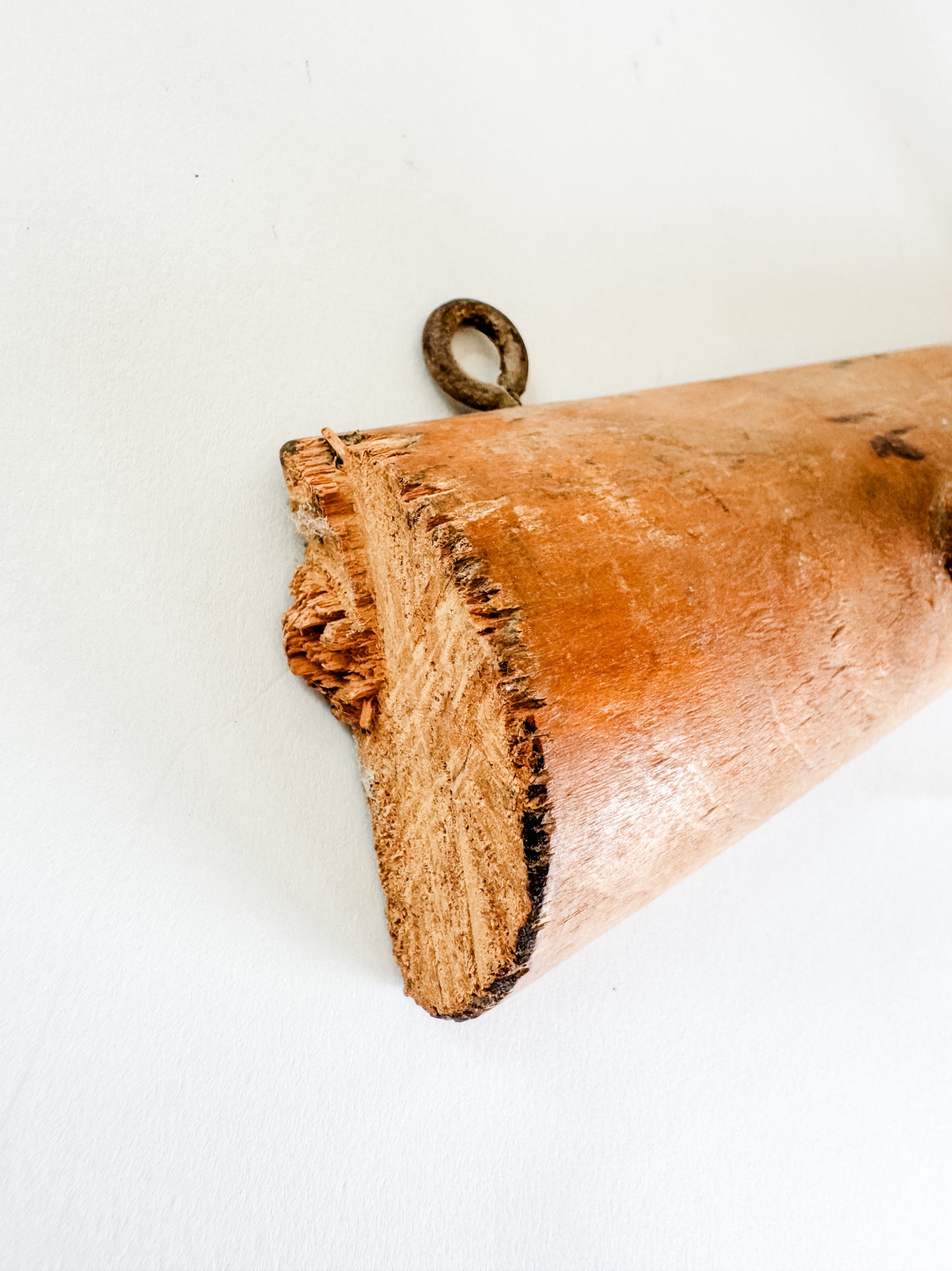 4-Peg Vintage Wooden Wall Hooks