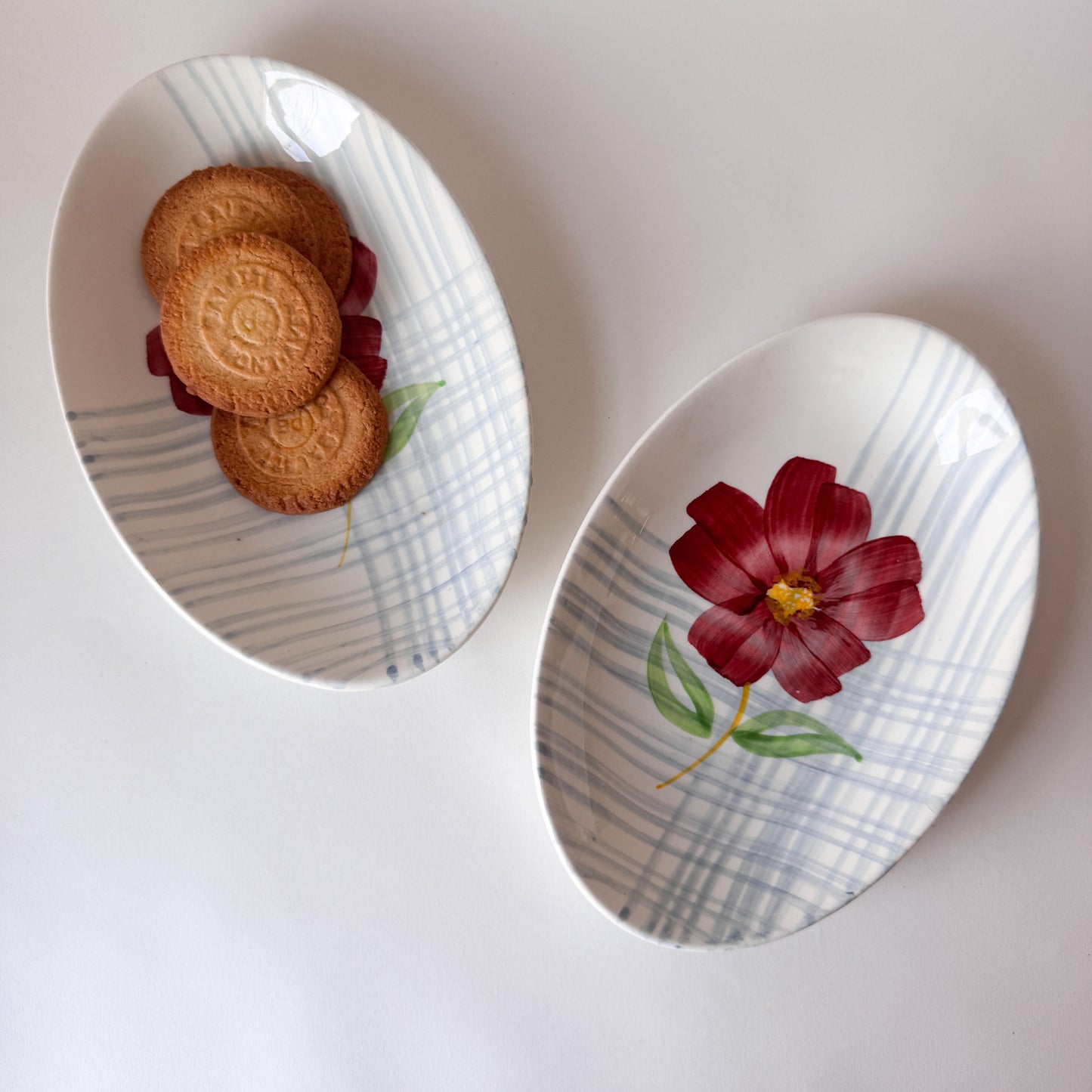 Small Oval Dish With Magenta Flower in the Middle (sold individually)
